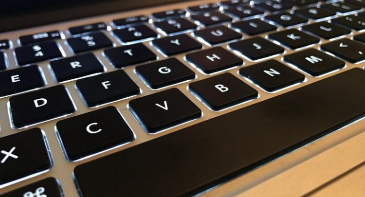 Clavier d'ordinateur pour écrire pour le web